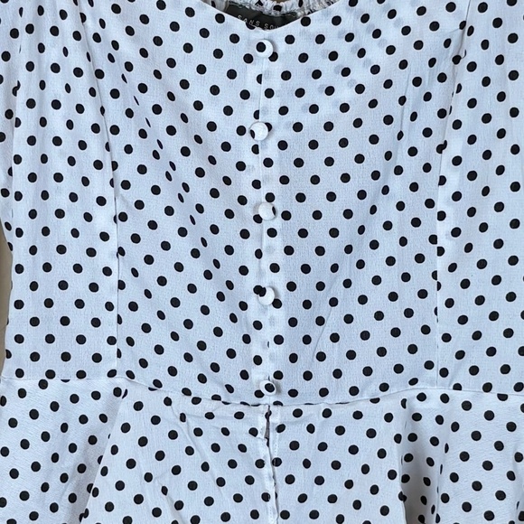 NWT Sans Souci White with Black Polka Dots Wide Neck Off Shoulder Crop Top - Picture 2 of 15